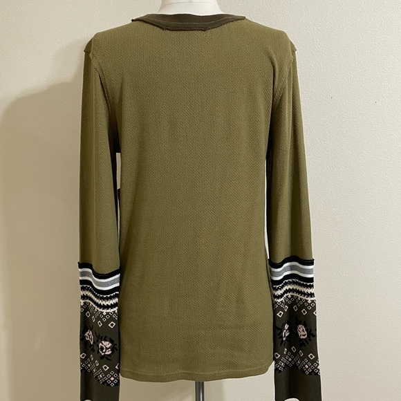 New FREE PEOPLE Newbie Thermal Henley Army Green Layering Knit Crochet Cuff XL - Picture 8 of 15